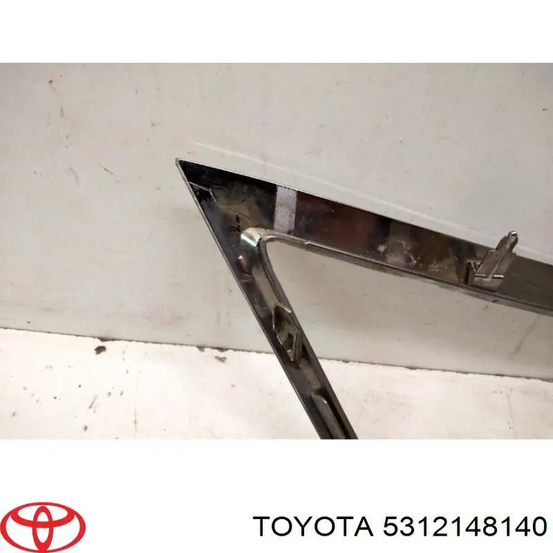 Рамка решітки радіатора Toyota 5312148140