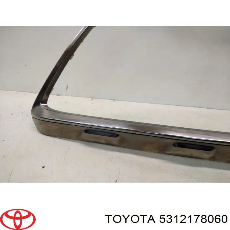 5312178060 Toyota Ободок решітки радіатора