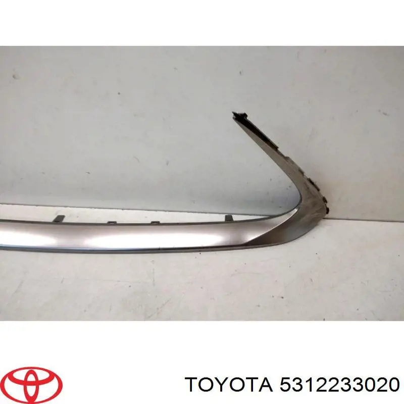 Купити 5312233020 Toyota Рамка решітки переднього бампера
