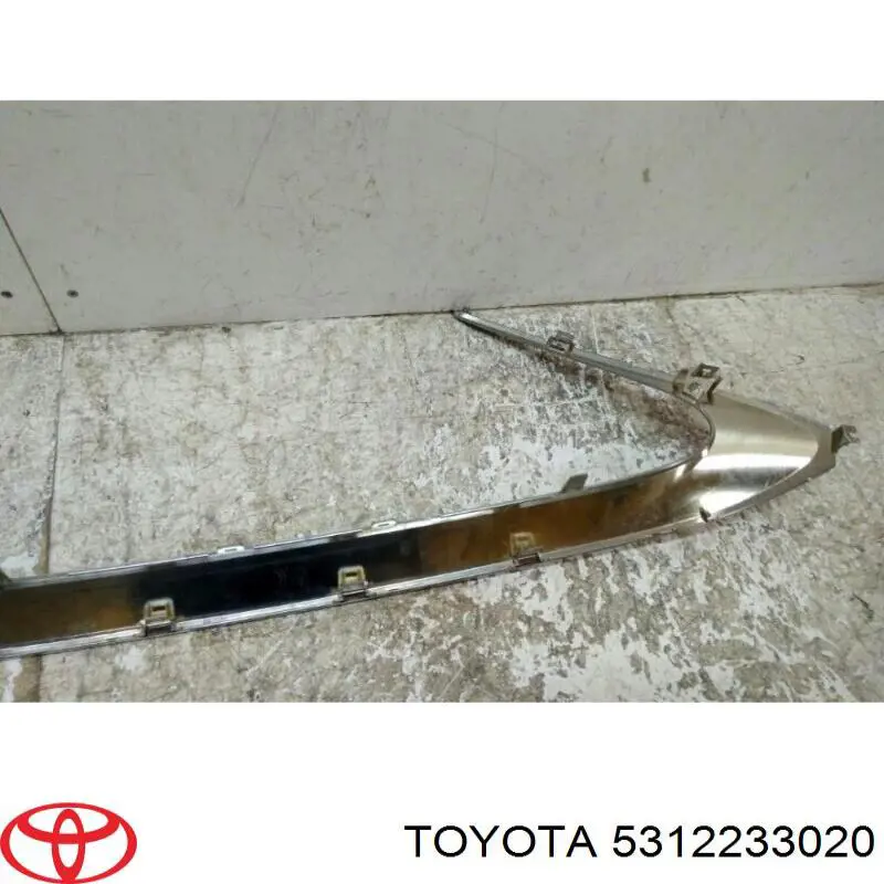 Рамка решітки переднього бампера Toyota 5312233020 ціна, від 166.13 USD