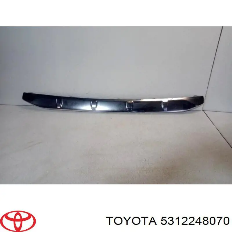 5312248070 Toyota Молдинг решітки радіатора, нижній