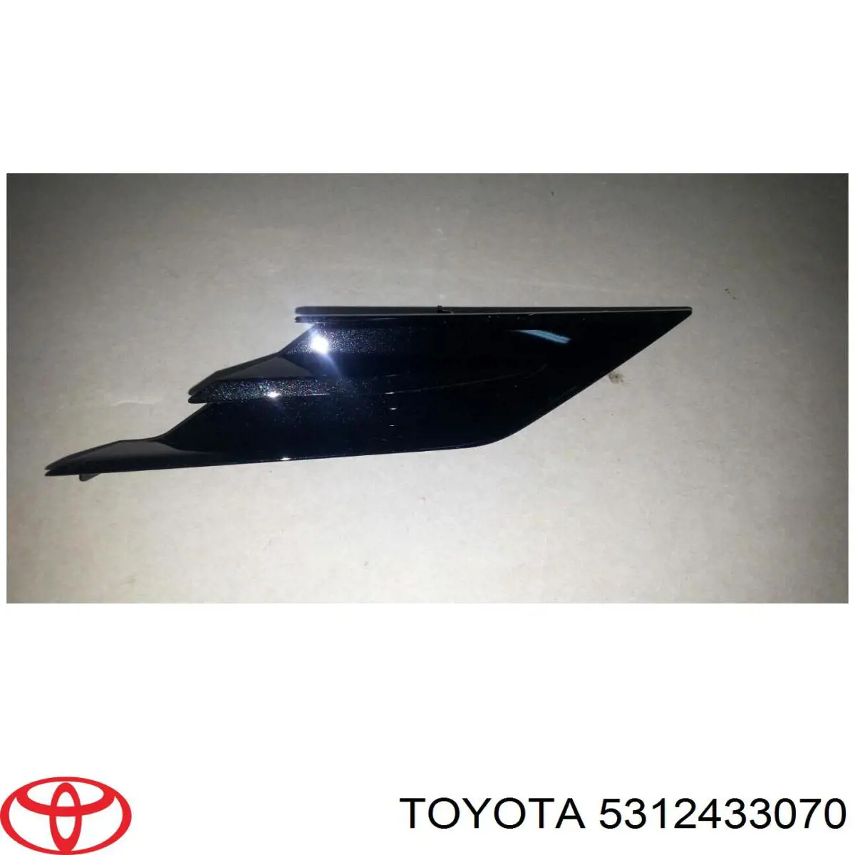 5312433070 Toyota Молдинг решітки радіатора, лівий