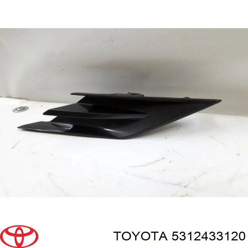 Молдинг решітки радіатора, лівий Toyota Camry (V70) (Тойота Камрі)