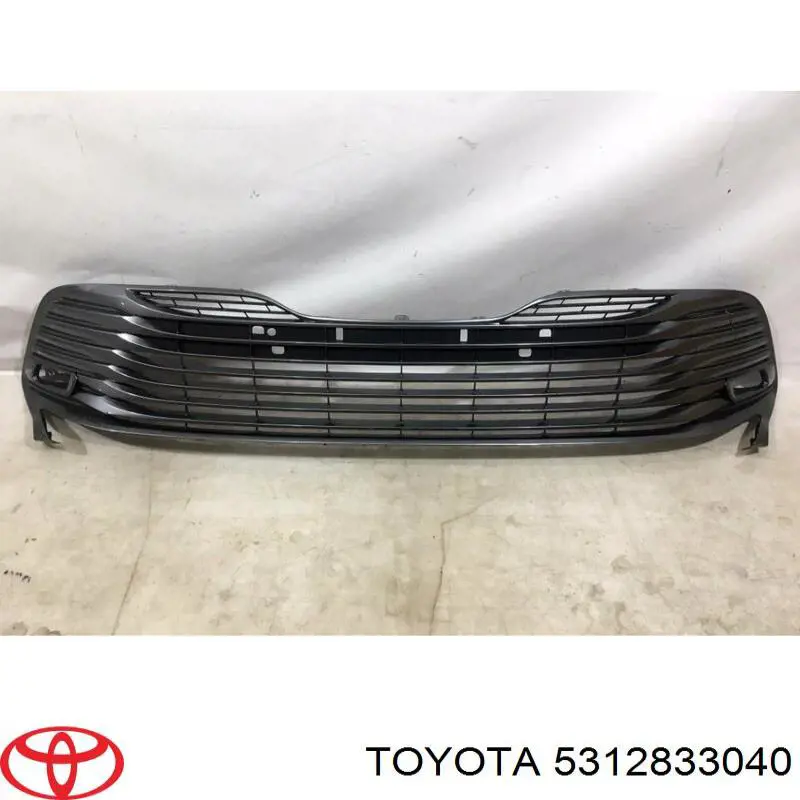Решітка переднього бампера, нижня 5312833040 Toyota
