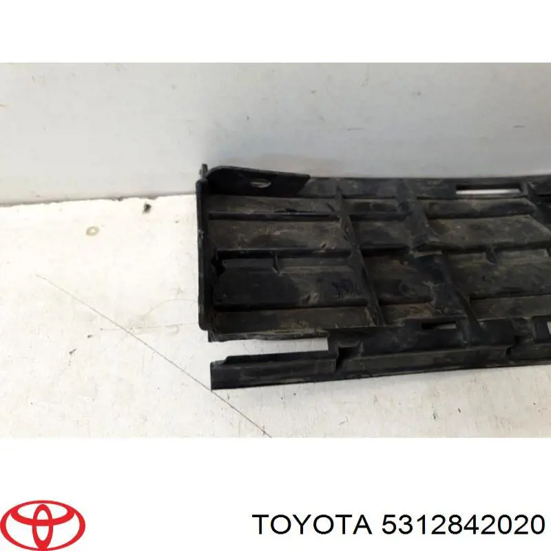 Решітка переднього бампера, ліва Toyota 5312842020 ціна, від 31.67 USD