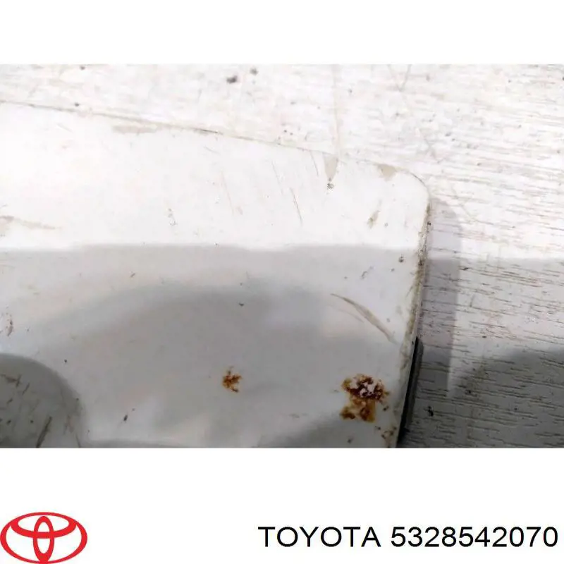 Заглушка бампера буксирувального гака, передня права Toyota 5328542070 ціна, від 8.47 USD