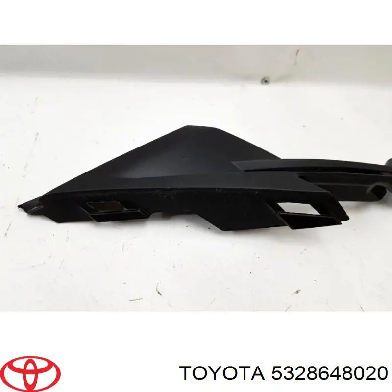 5328648020 Toyota Решітка переднього бампера, внутрішня ліва