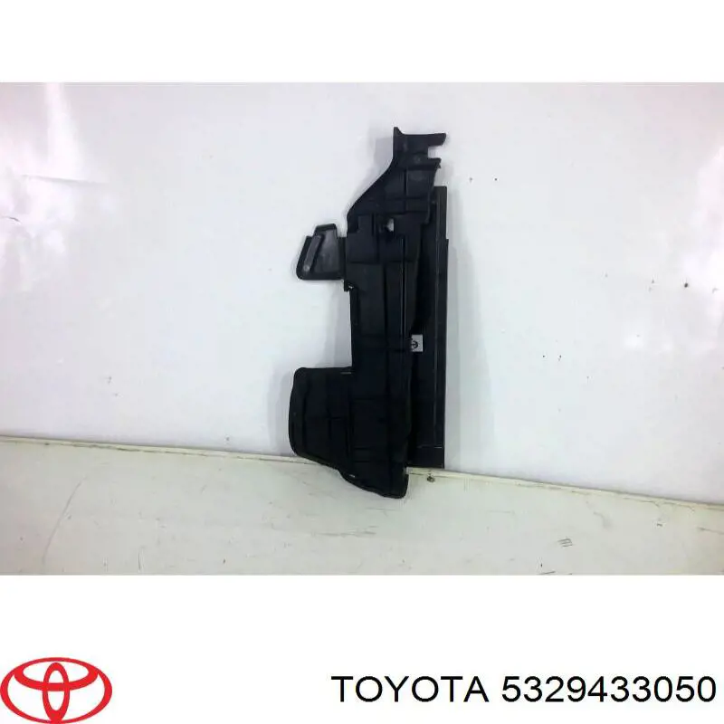 5329433050 Toyota Повітропровід (дефлектор) радіатора, лівий