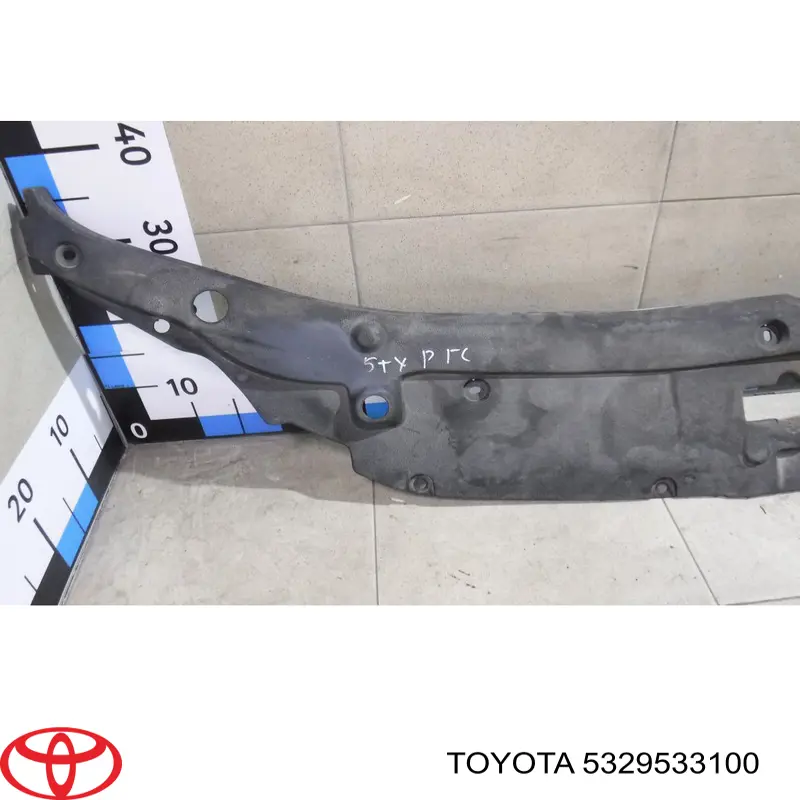 Купити 5329533100 Toyota Накладка верхня передньої панелі/супорту радіатора