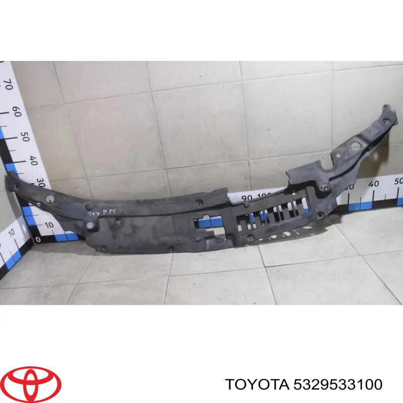 Накладка верхня передньої панелі/супорту радіатора Toyota 5329533100