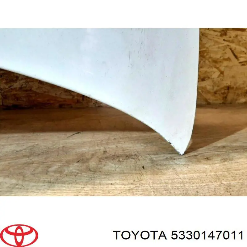 Капот на Toyota Prius NHW11
