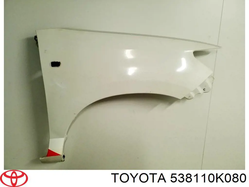 Крило переднє праве на Toyota HILUX 