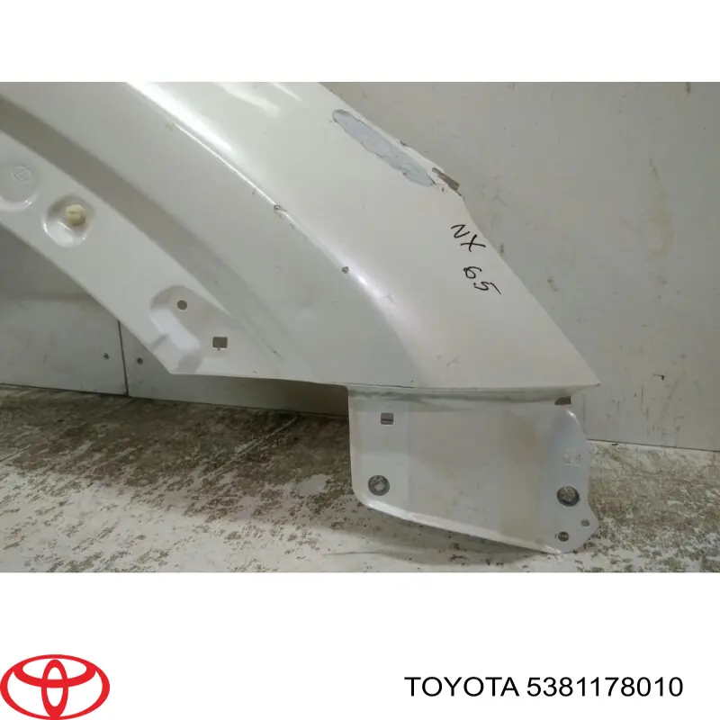 5381178010 Toyota Крило переднє праве