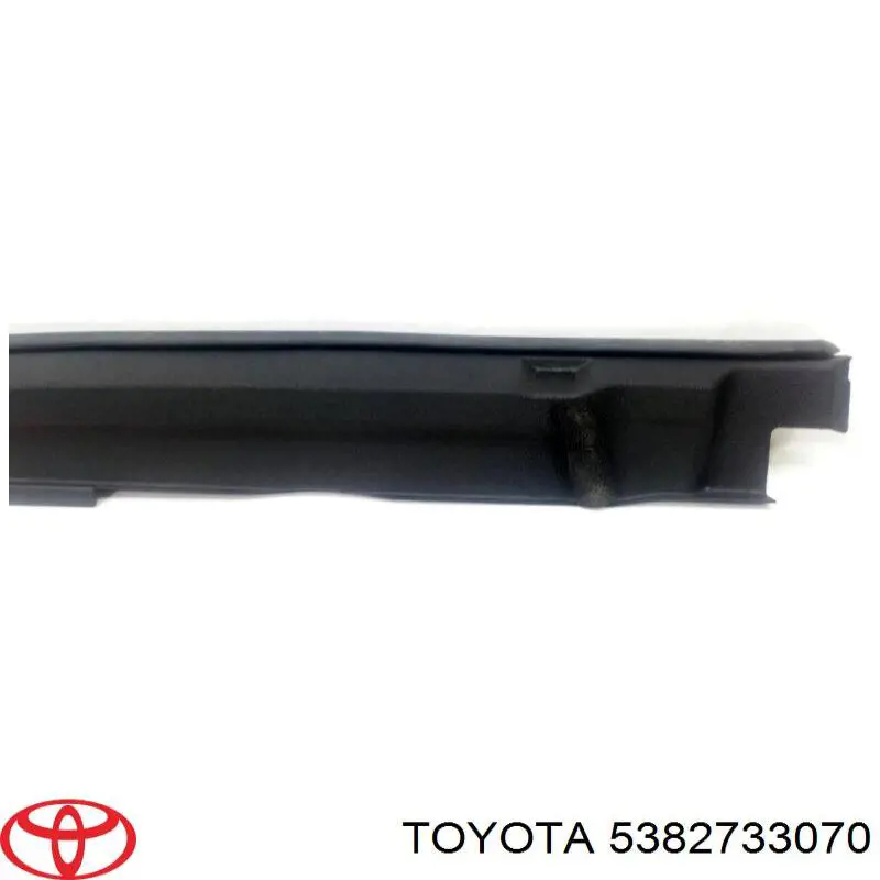 Купити 5382733070 Toyota Ущільнювач крила