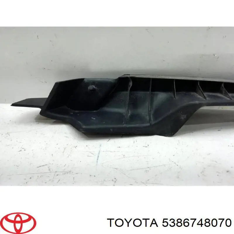 5386748070 Toyota ущільнювач крила