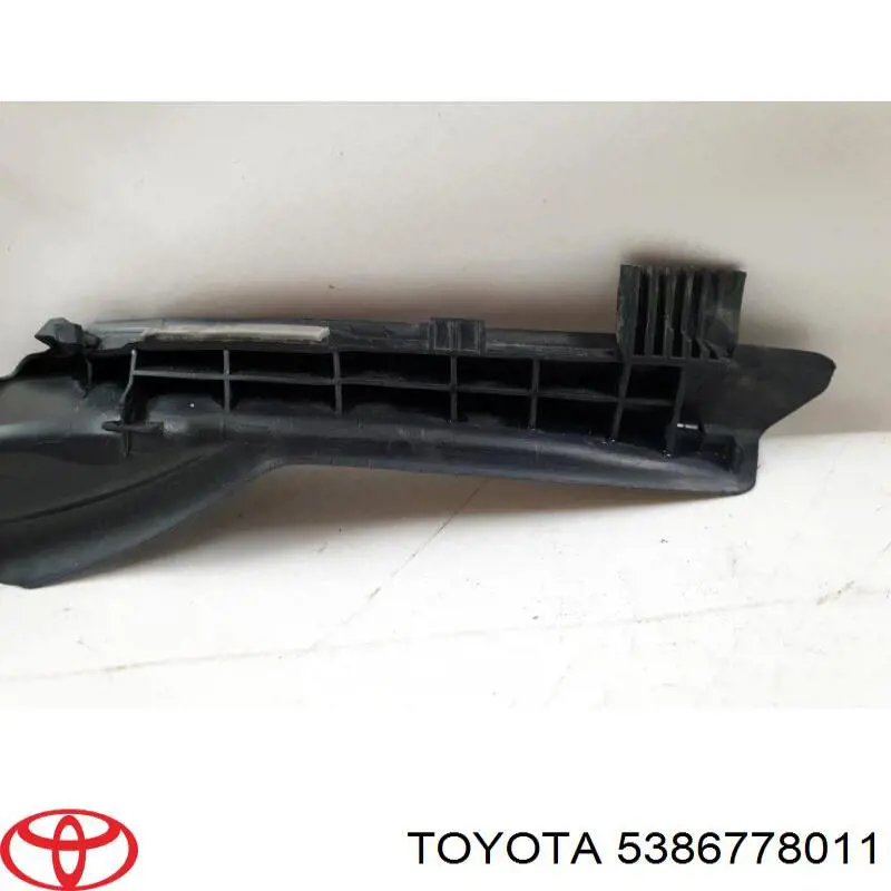 5386778011 Toyota Ущільнювач арки крила