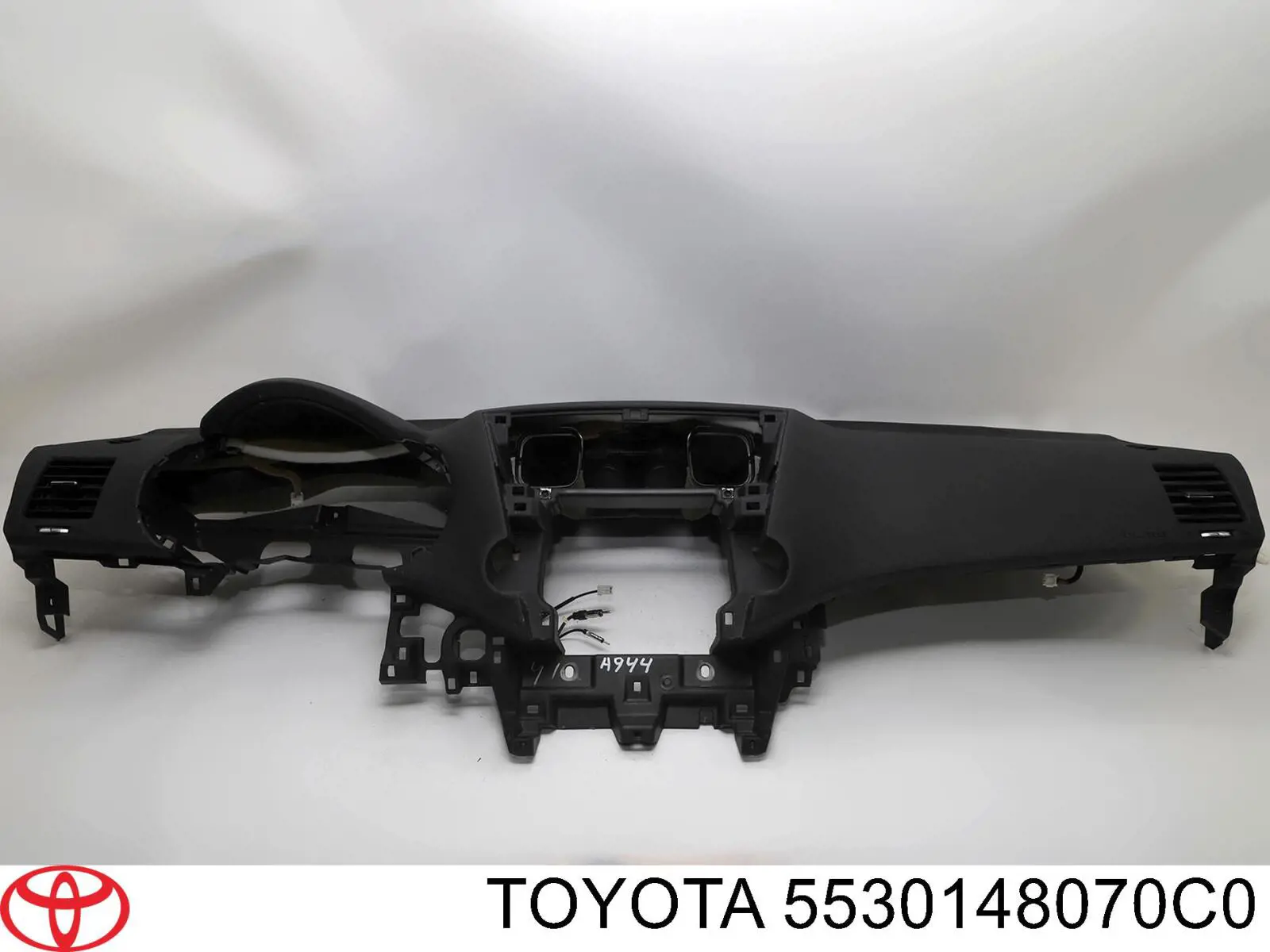Накладка бампера переднього, центральна Toyota 5530148070C0 ціна, від 316.67 USD