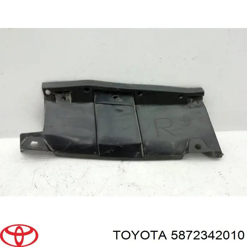 Захист заднього бампера 5872342010 Toyota
