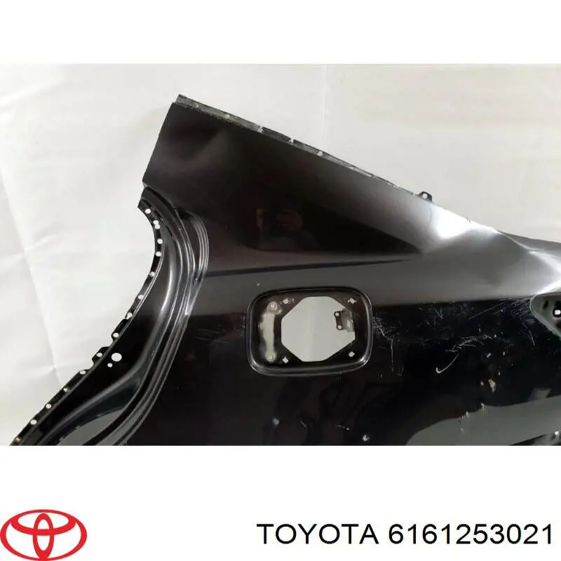 6161253021 Toyota Крило заднє