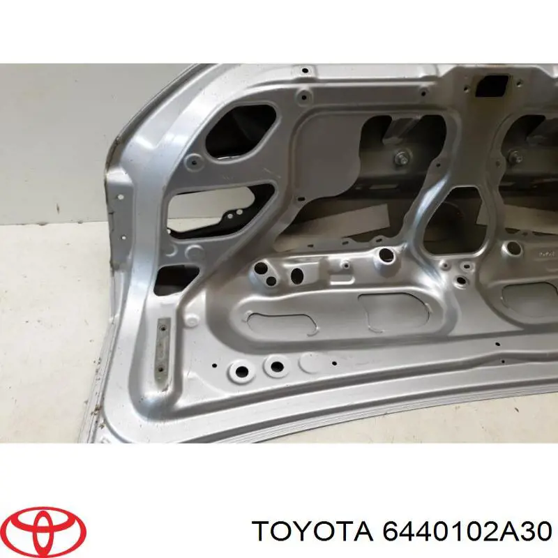 Купити 6440102A30 Toyota Кришка багажника