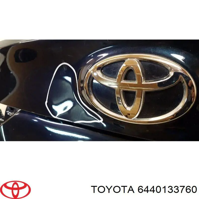 Кришка багажника кузова Toyota 6440133760