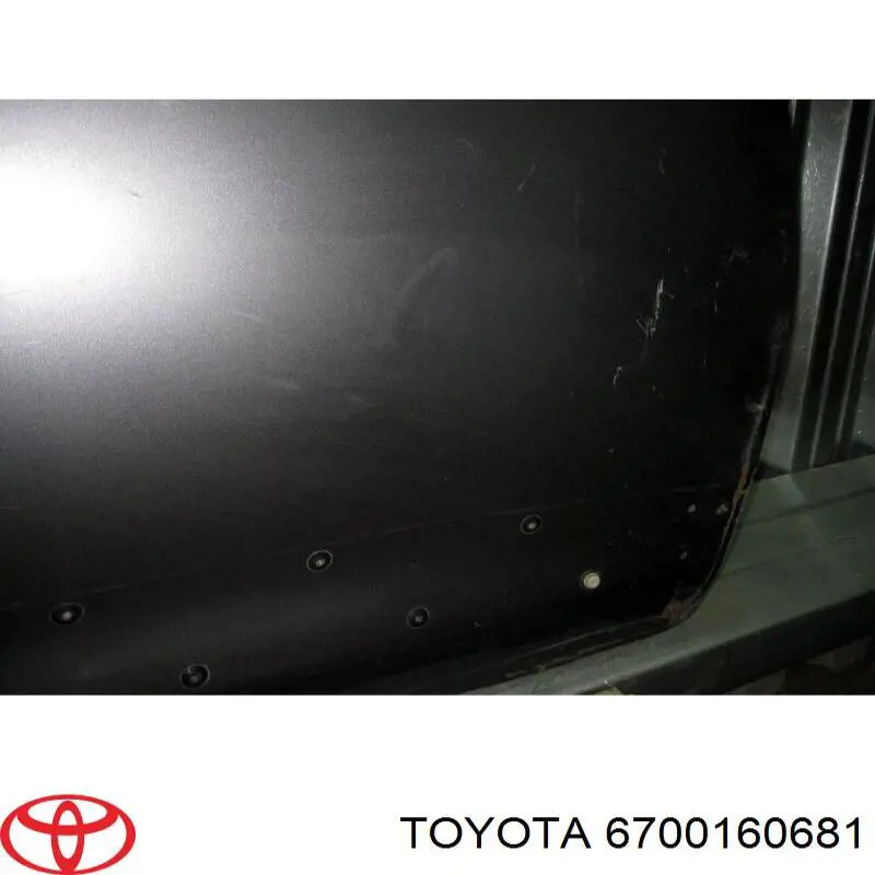 Двері праві передні 6700160681 Toyota