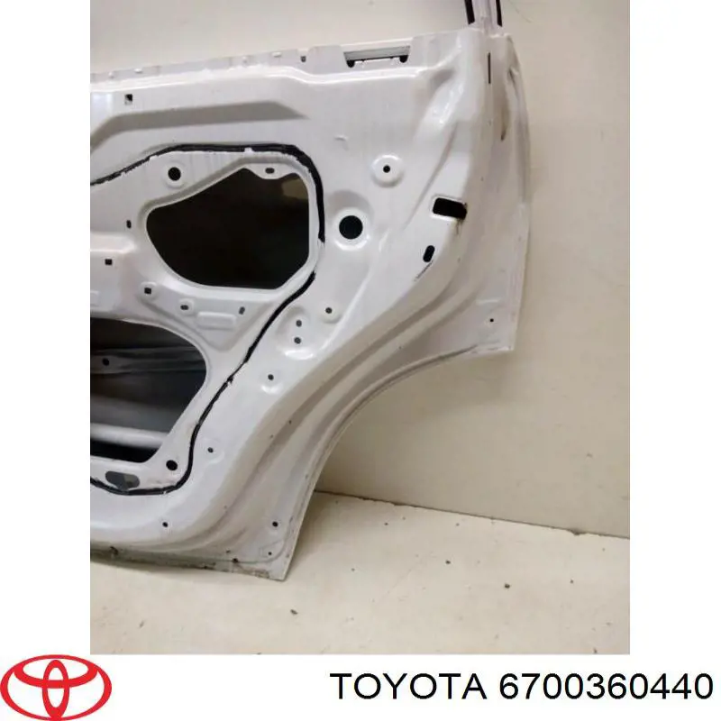 Двері задні, праві Toyota 6700360420 ціна, від 664.02 USD