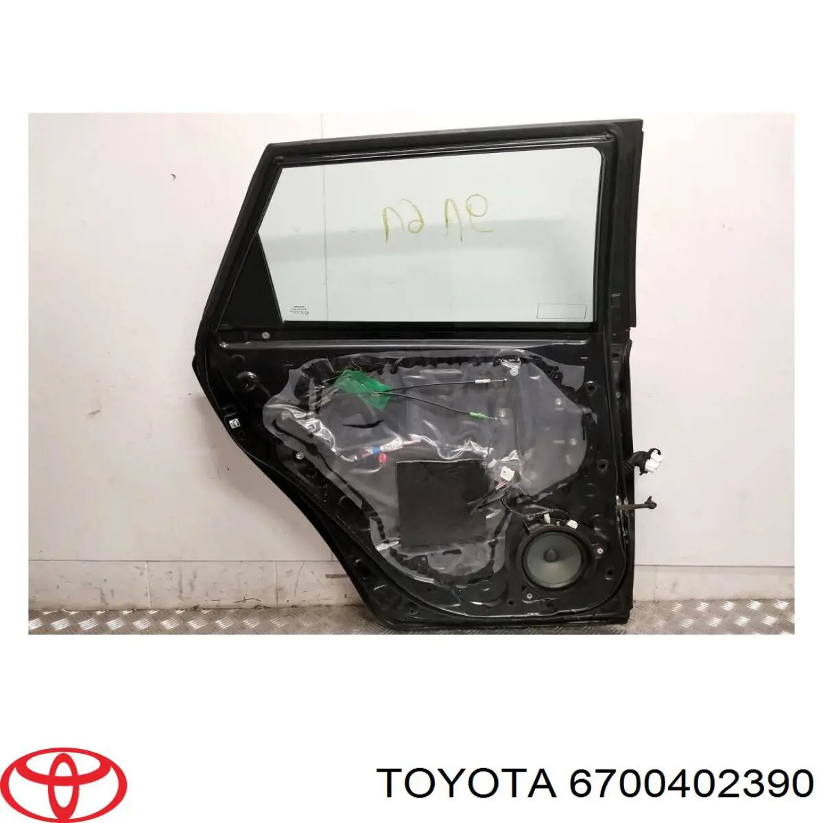 Двері задні Toyota 6700402390 ціна, від 696.74 USD