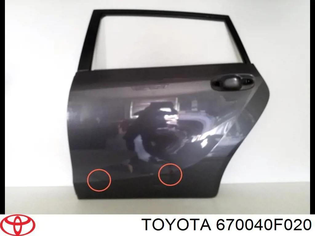 670040F020 Toyota Двері пасажирськи задні ліві