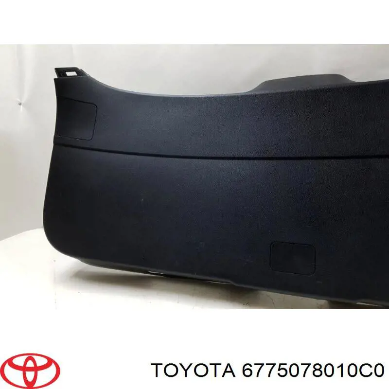6775078010C0 Toyota Пластик п'ятих дверей