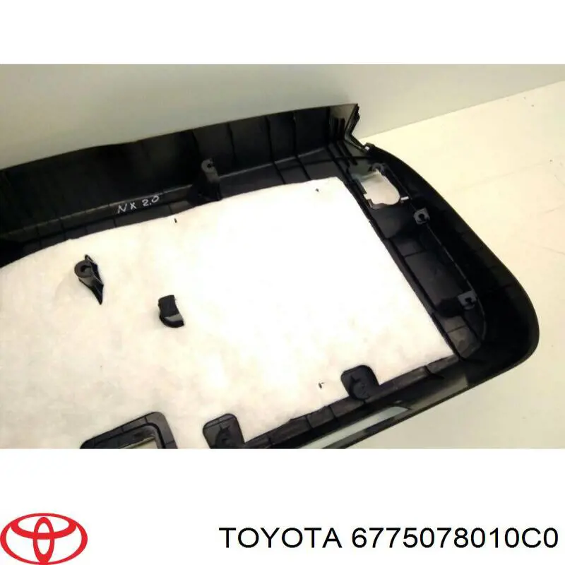 Купити 6775078010C0 Toyota Обшивка кришки багажника
