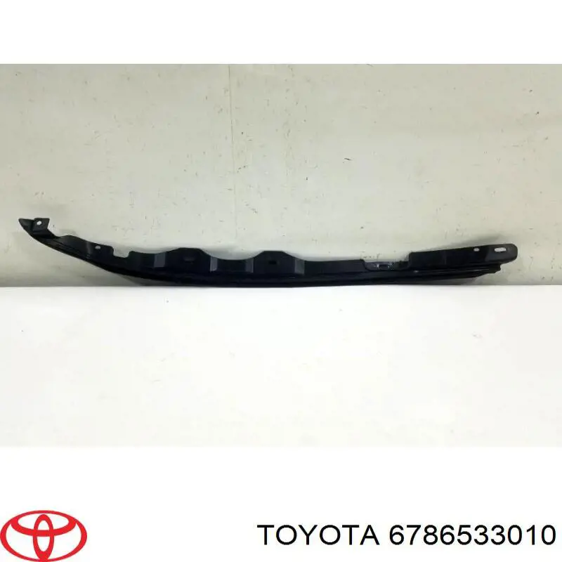 6786533010 Toyota Ущільнювач двері передньо, правої (на двері)