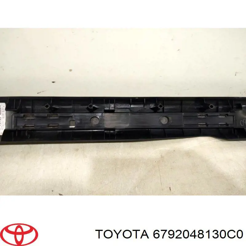  Toyota 6792048130C0 ціна, від 38.01 USD
