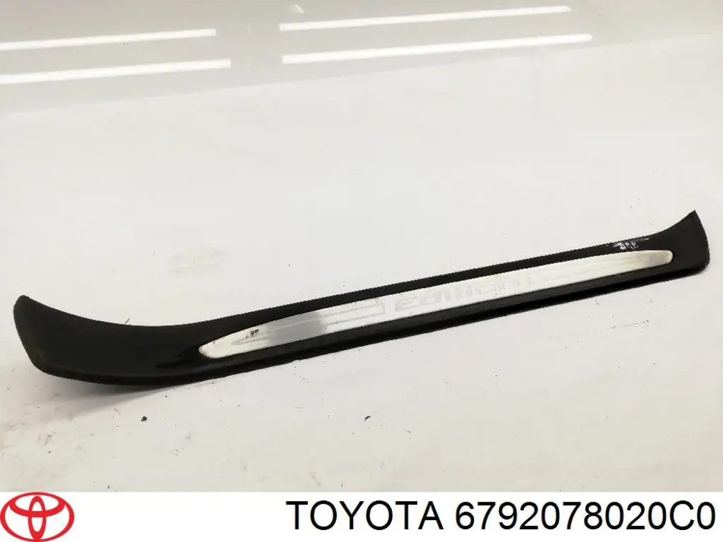  Toyota 6792078020C0 ціна, від 50.68 USD