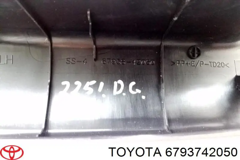 6793742050 Toyota 