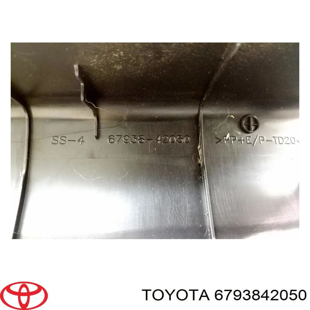 6793842050 Toyota 