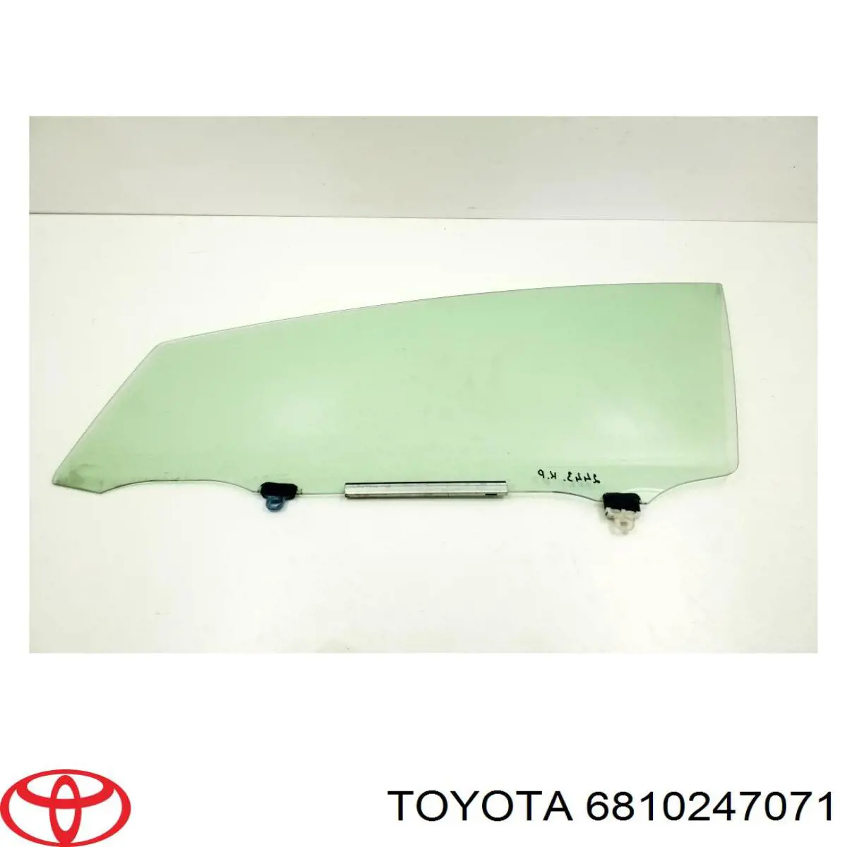 6810247072 Toyota Скло водійських дверей