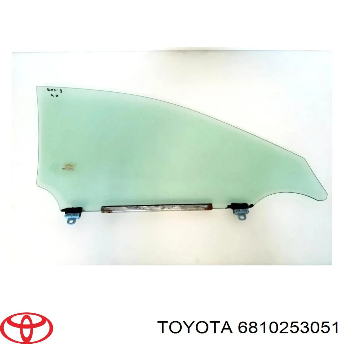6810253051 Toyota Скло водійських дверей