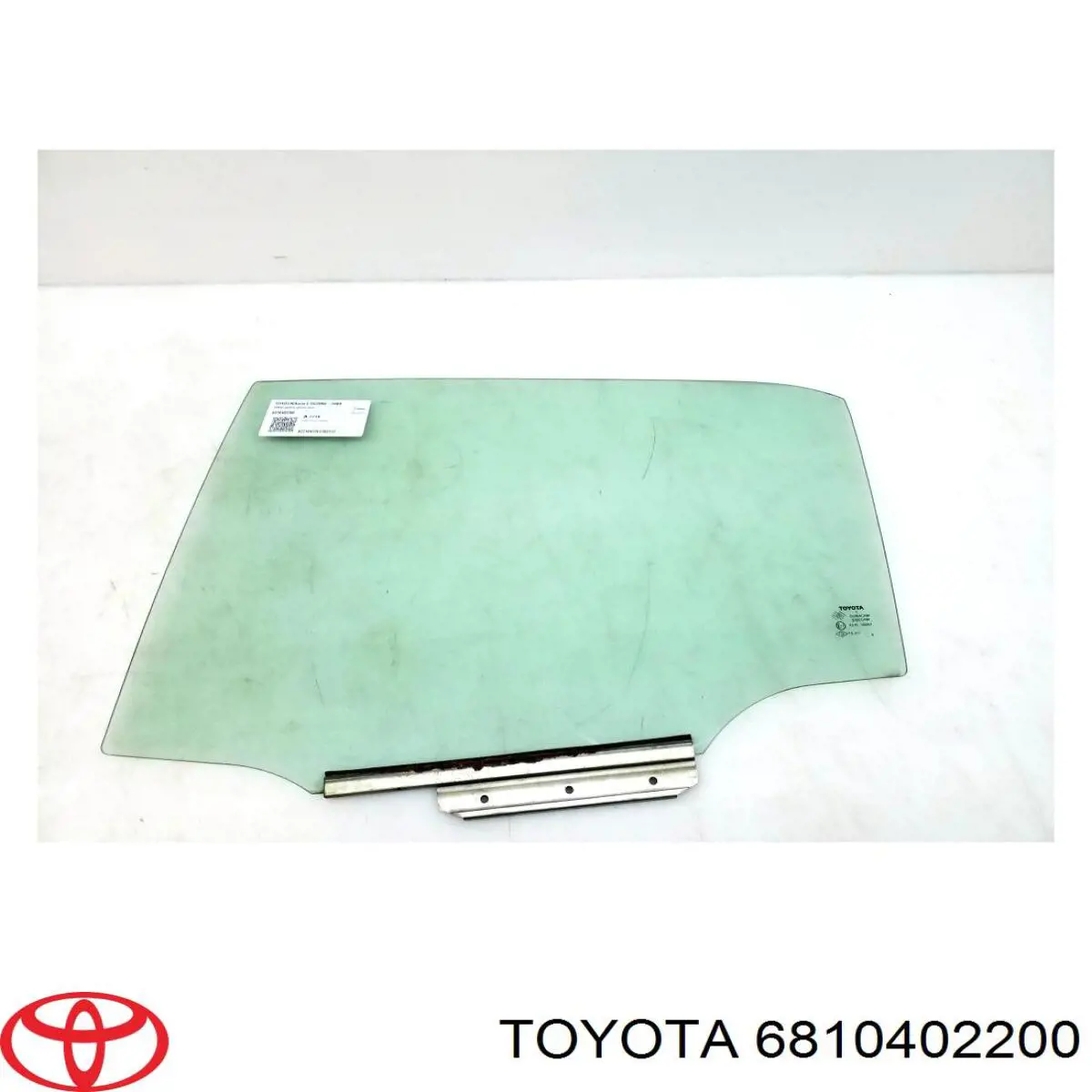 Купити 6810402200 Toyota Скло задньої двері лівої