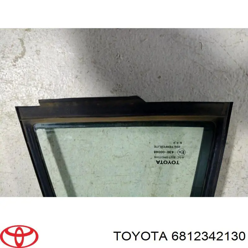 Купити 6812342130 Toyota Кватирка двері трикутник, задня, права