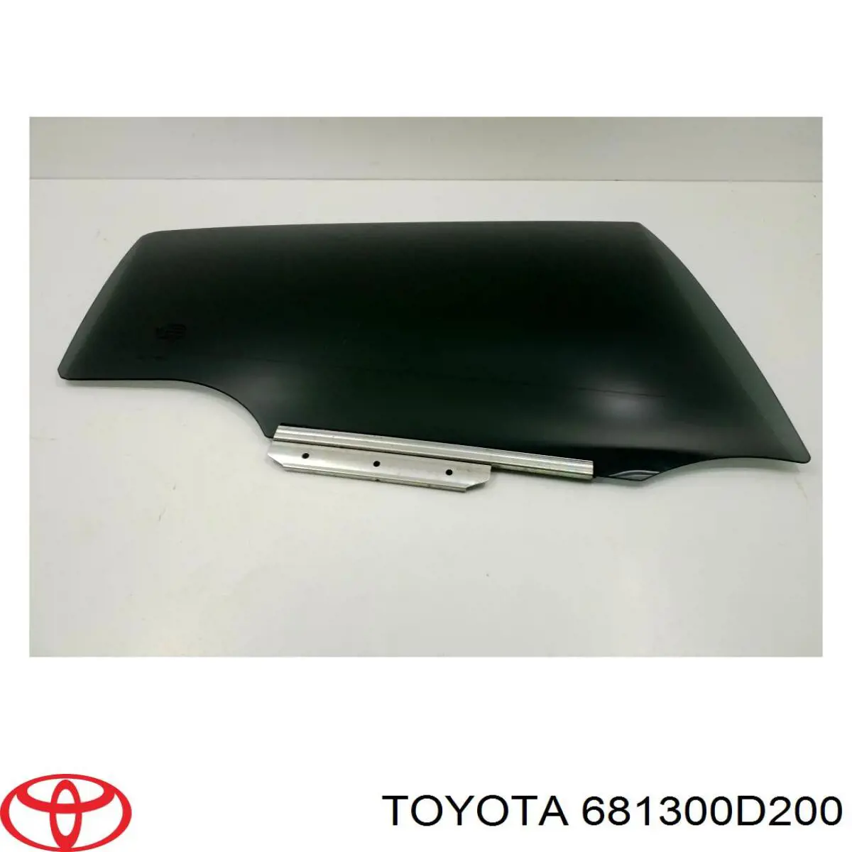 Скло задньої двері правої Toyota Yaris (P13) (Тойота Яріс)
