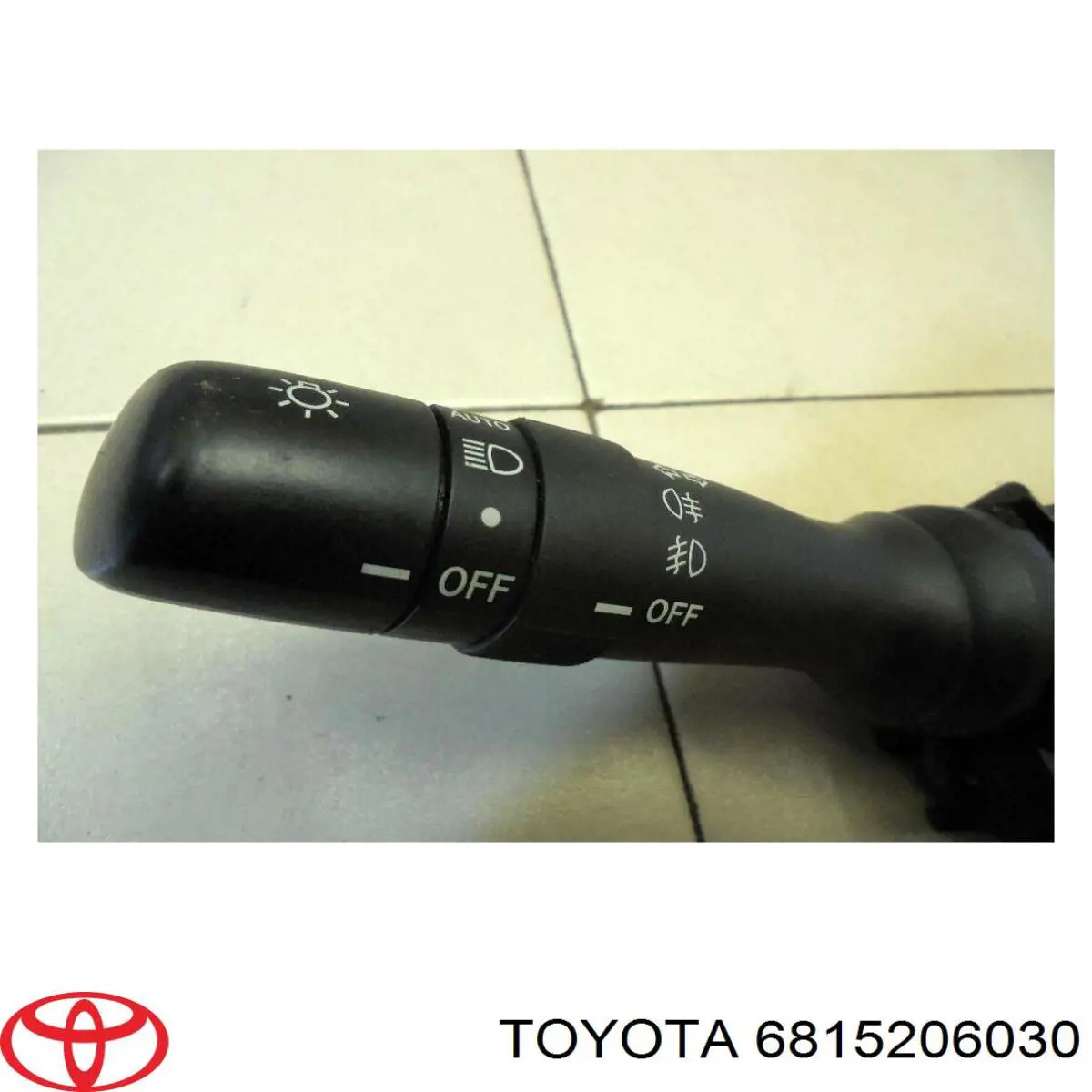  6815206030 Toyota
