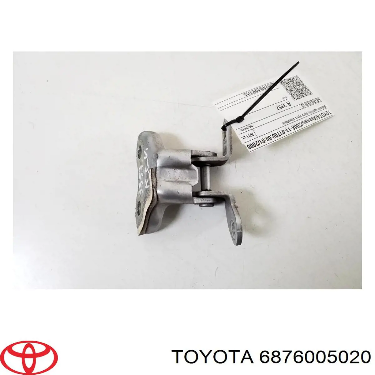 6876005020 Toyota Петля задніх лівих дверей