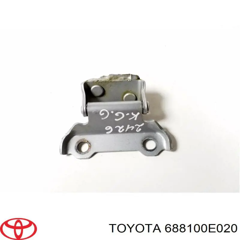 688100E020 Toyota Петля багажника
