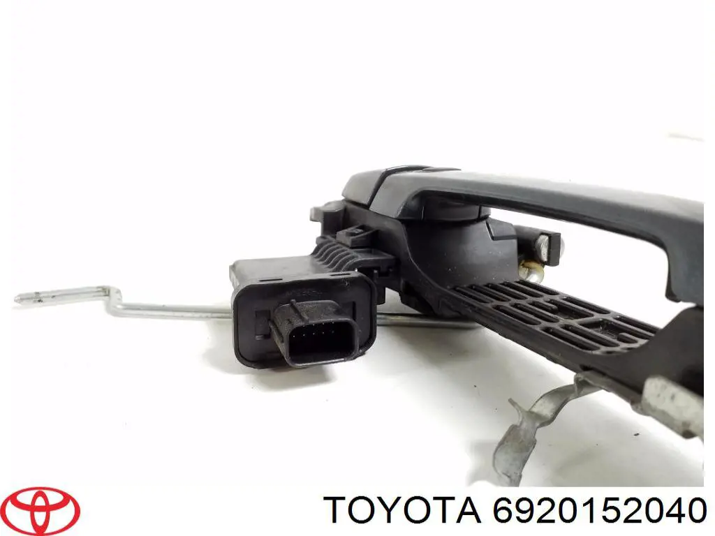 Тримач зовнішньої ручки дверей, передньої правої Toyota 6920152040 ціна, від 7.60 USD