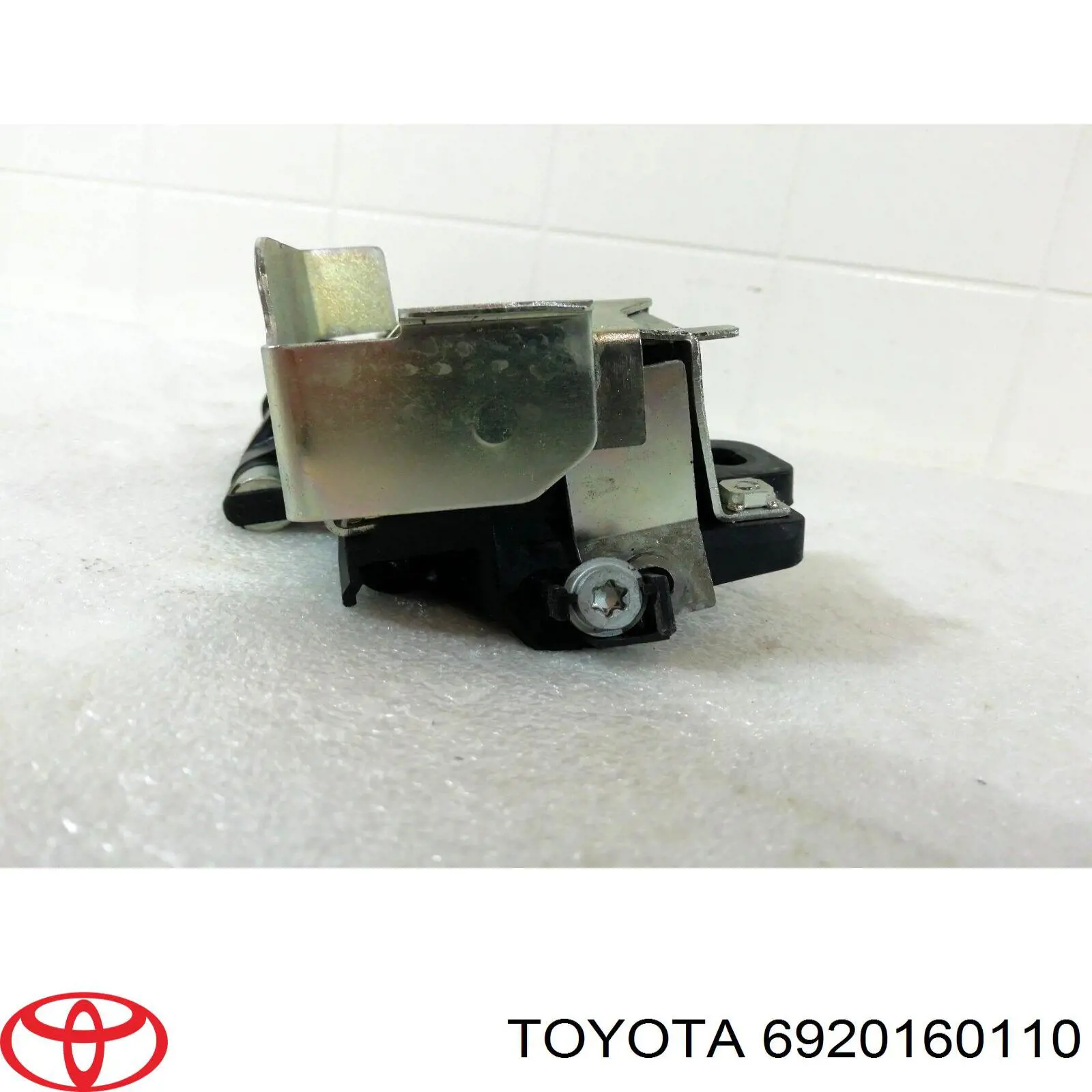 Ручка передньої двері зовнішня ліва Toyota 6921060260C2 ціна, від 146.79 USD