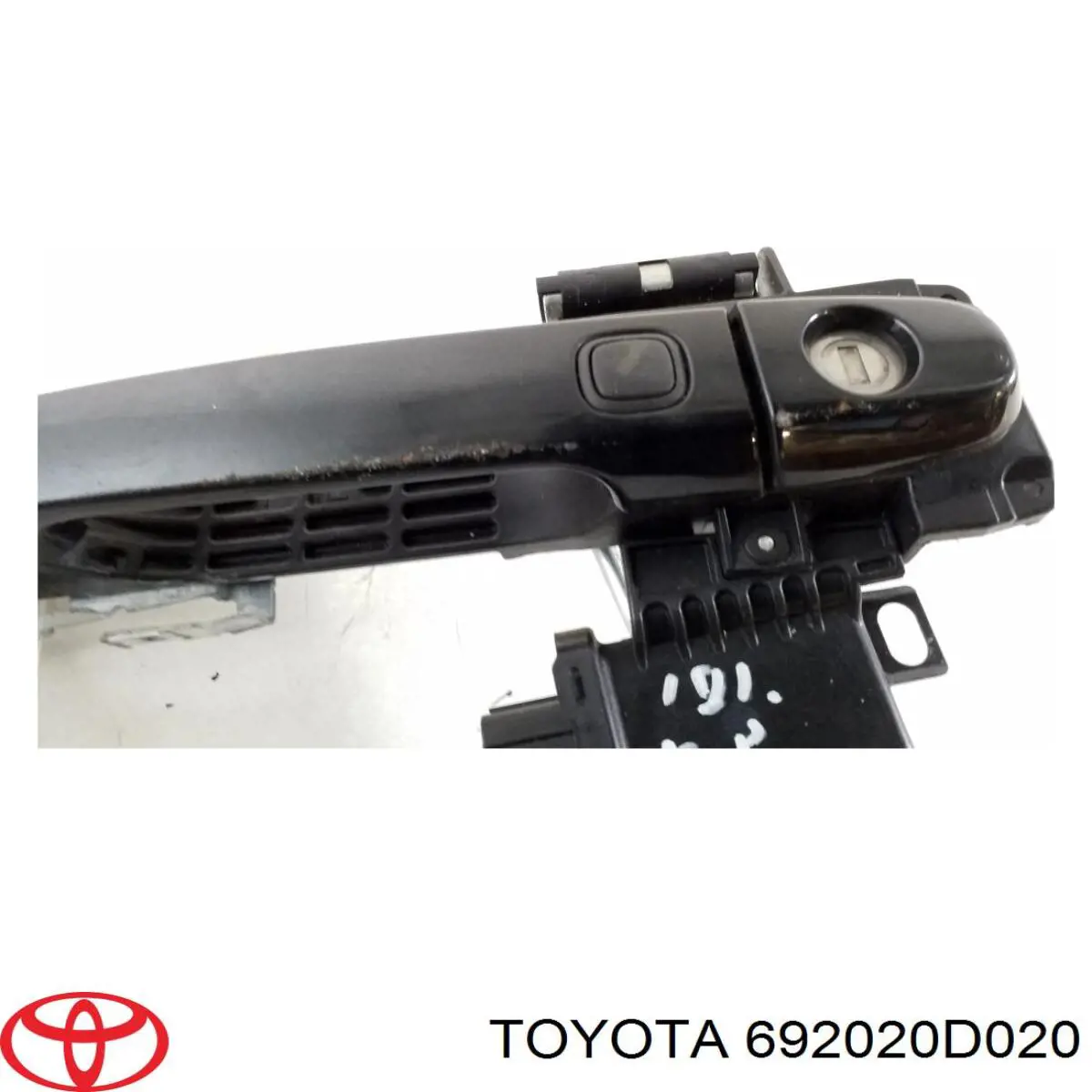 692020D020 Toyota Тримач зовнішньої ручки дверей, передньої лівої