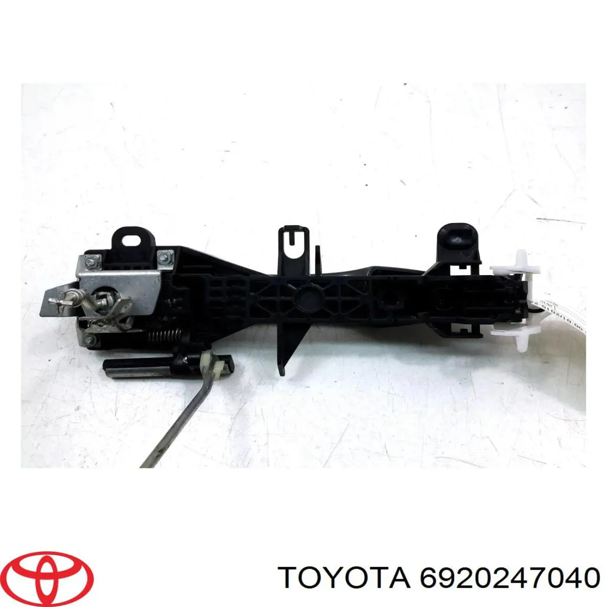 Тримач зовнішньої ручки дверей, передньої лівої Toyota 6920247040 ціна, від 16.93 USD