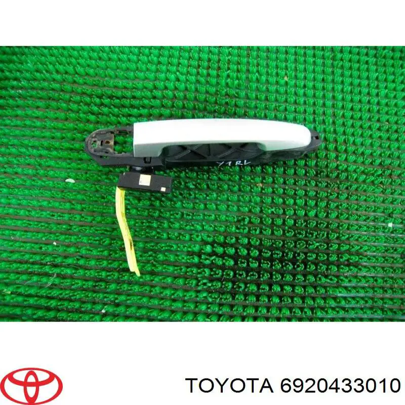 Тримач зовнішньої ручки дверей, задніх лівих Toyota 6920433010 ціна, від 7.60 USD
