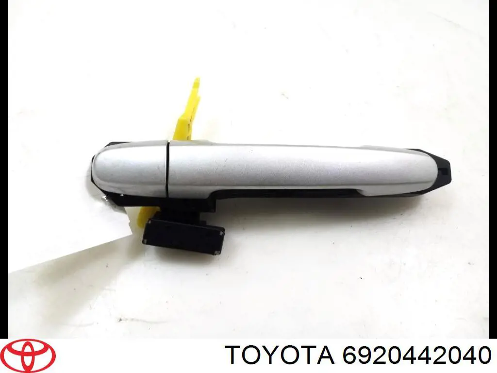 6920442040 Toyota Тримач зовнішньої ручки дверей, задніх лівих